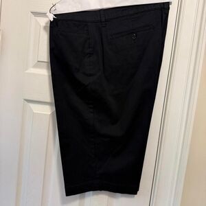 NWOT Bandolino women's black Bermuda-length chino shorts